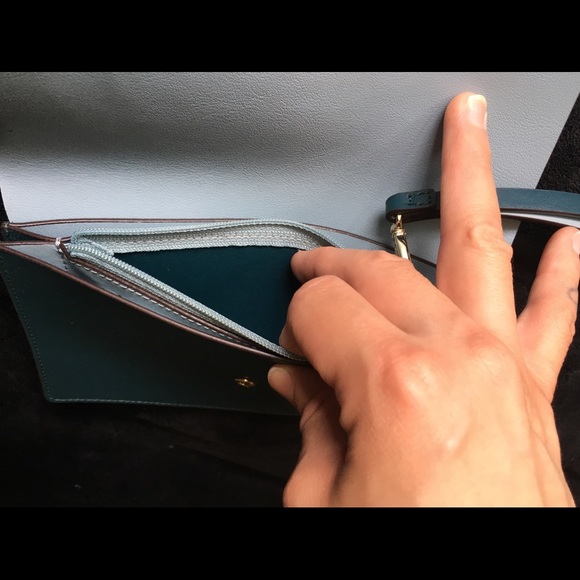 Kate Spade wristlet - Picture 5 of 6